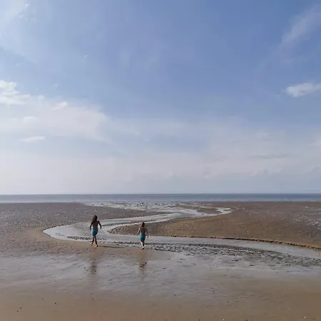 Spacious Family Friendly Apartment- 100M From Beach With Seaviews! Hunstanton Exterior photo