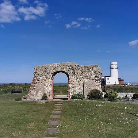Spacious Family Friendly Apartment- 100M From Beach With Seaviews! Hunstanton Exterior photo