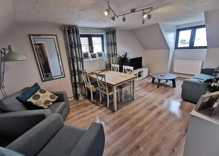 Spacious Family Friendly Apartment- 100M From Beach With Seaviews!
